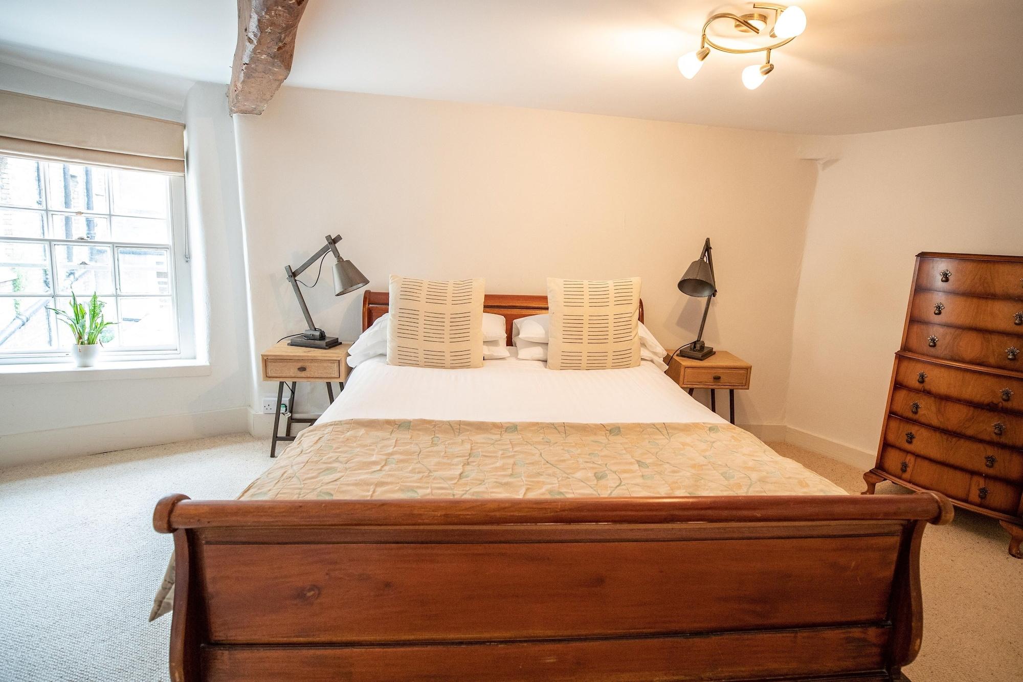 Tower House 3*